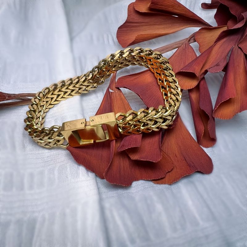 Carrie Cuban Link Bracelet