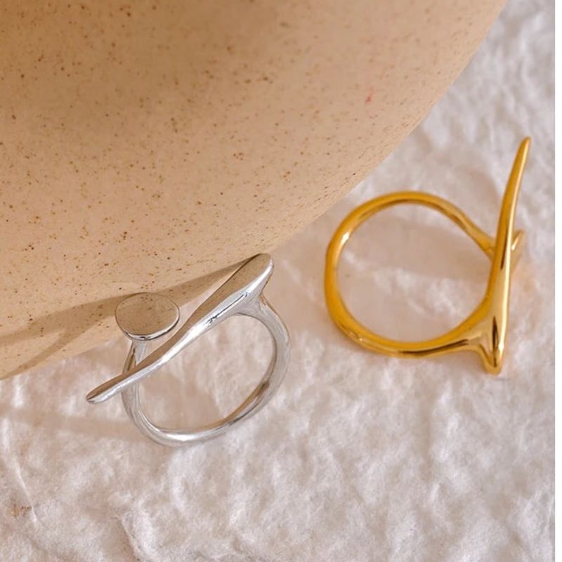 Artsy Minimalist Ring