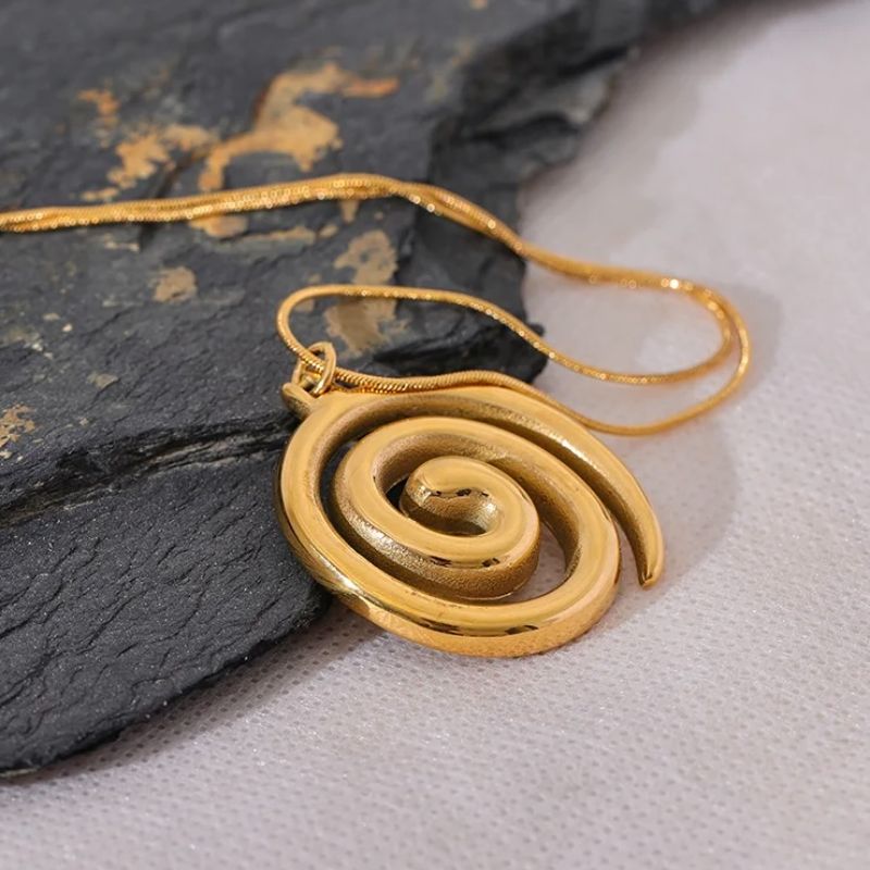 Shell Pendant Necklace