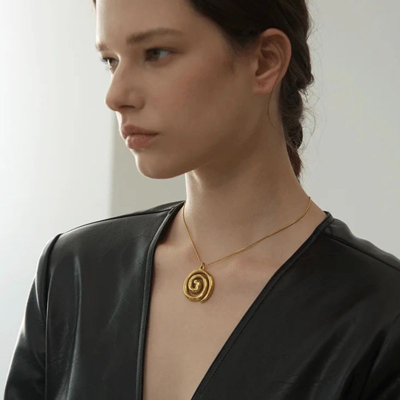 Shell Pendant Necklace