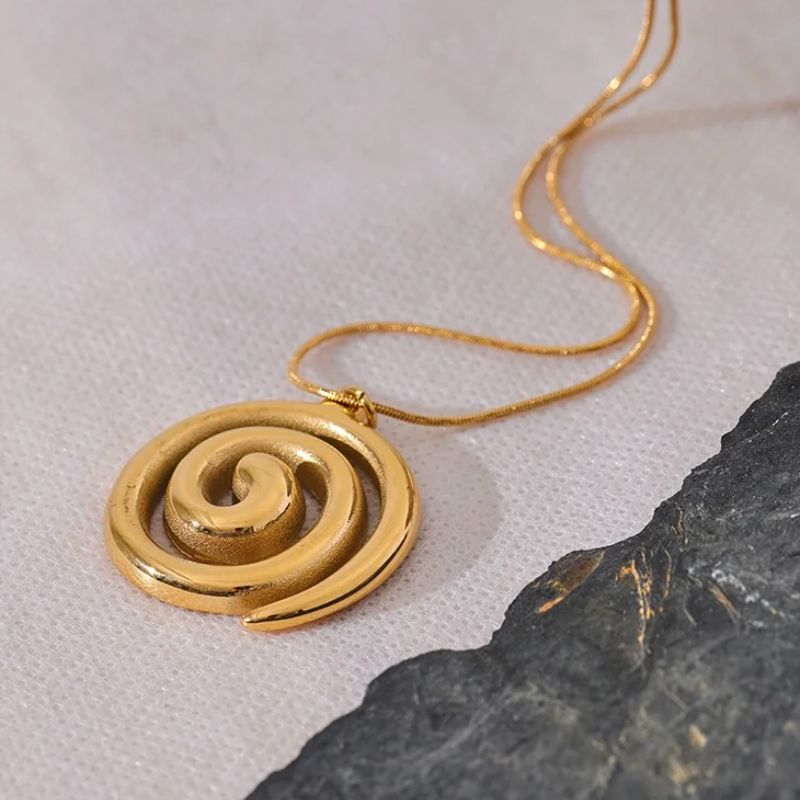 Shell Pendant Necklace