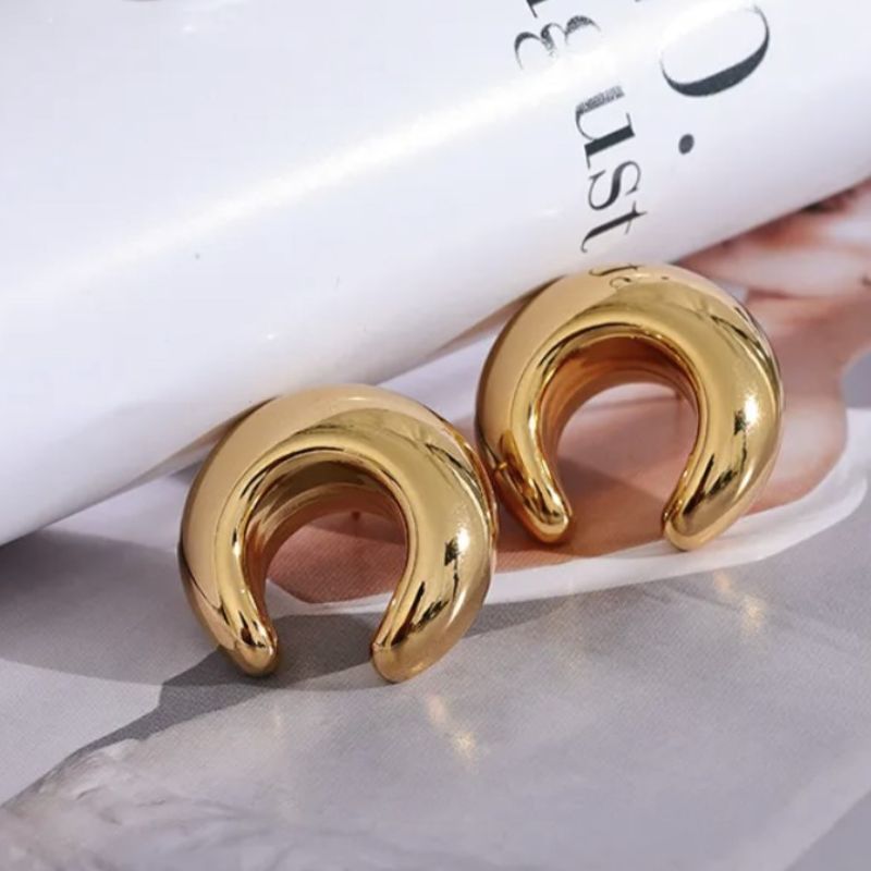 Bella Chunky Horseshoe Earrings