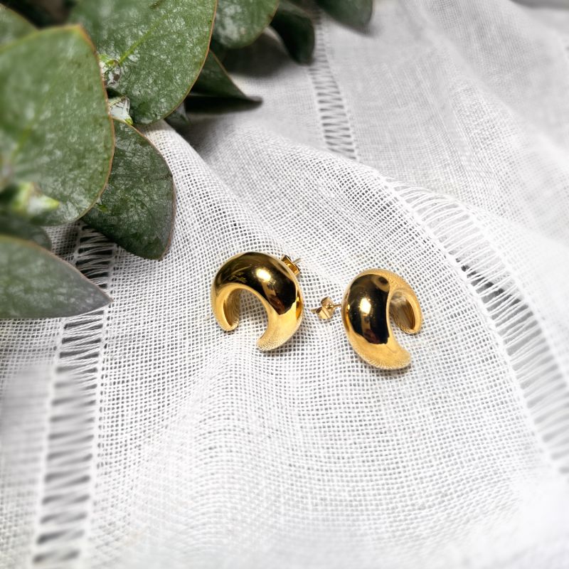 Bella Chunky Horseshoe Earrings