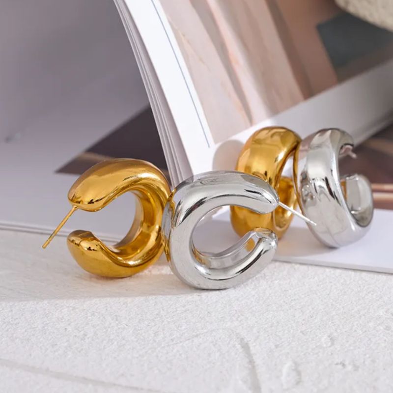 Jourdan Chunky Lightweight Hoop Earrings