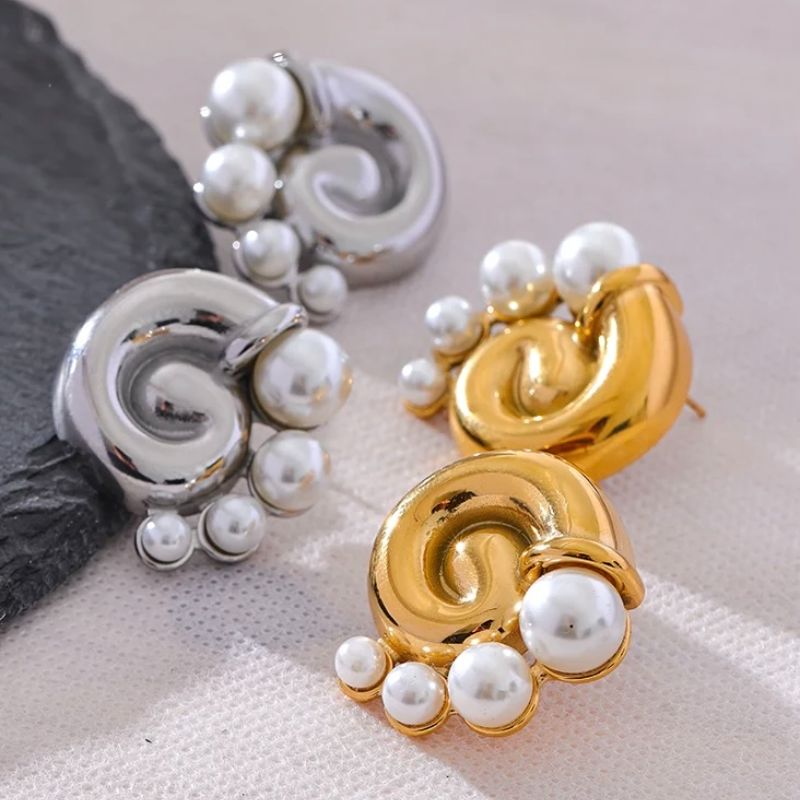 Pearls Stud Earrings