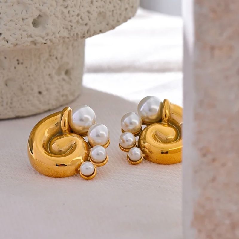 Pearls Stud Earrings