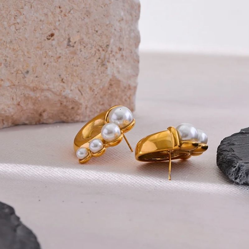Pearls Stud Earrings