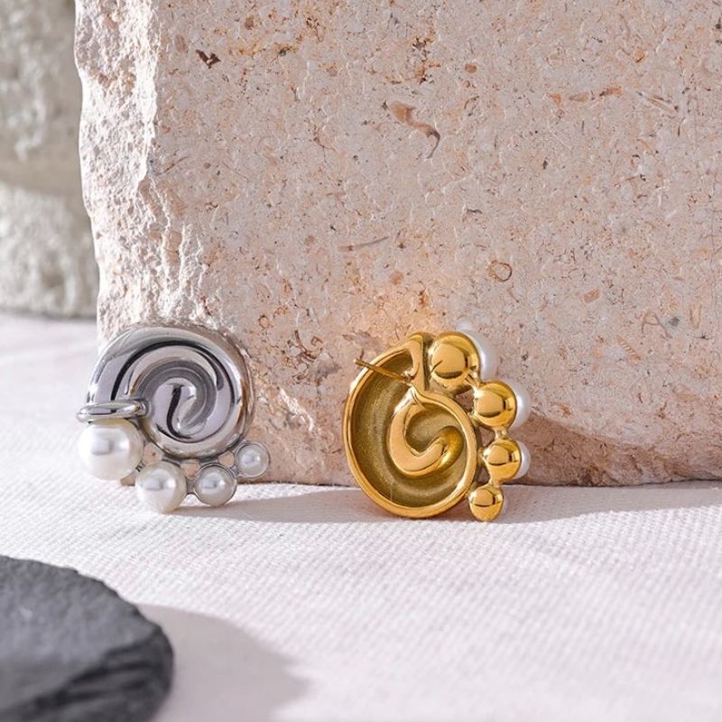 Pearls Stud Earrings