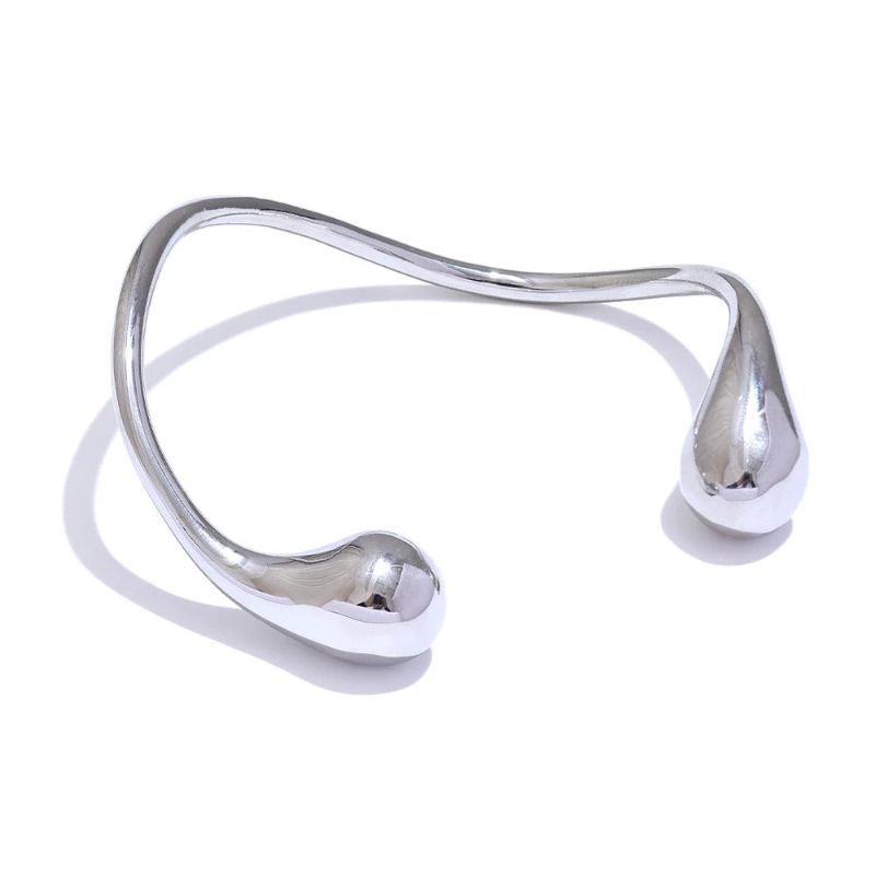 Twisted Cuff Open Bracelet