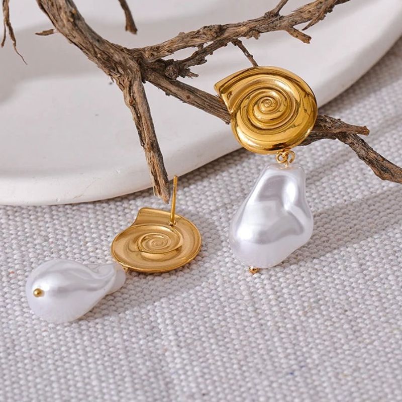 Shell Drop Pearl Earrings
