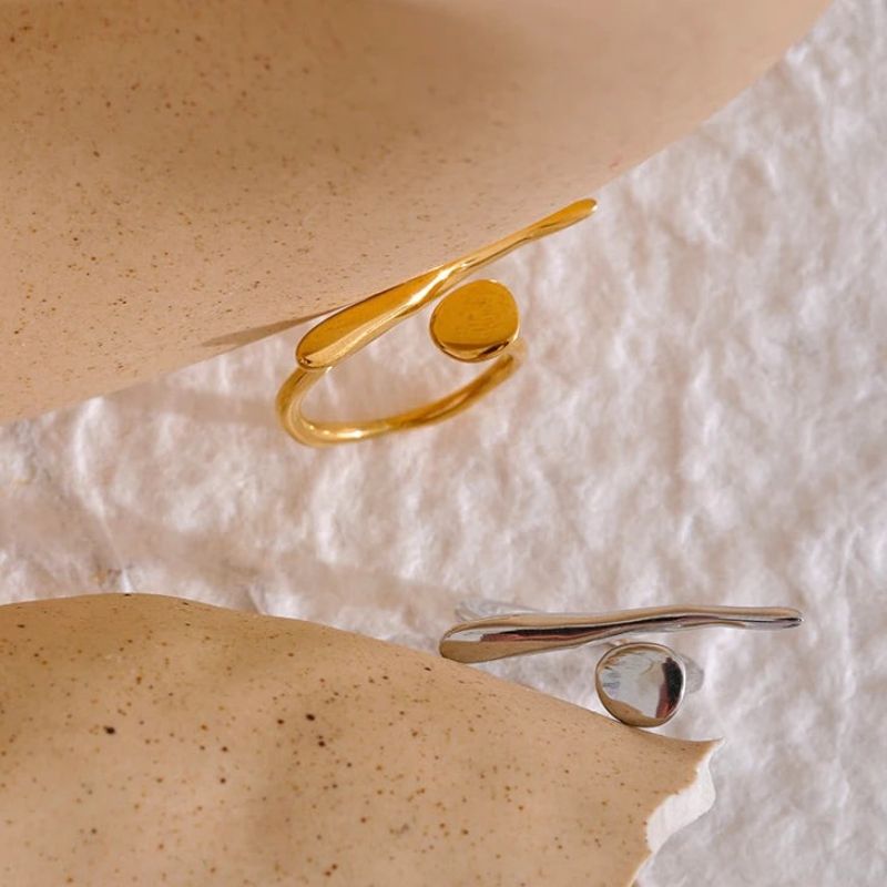 Artsy Minimalist Ring