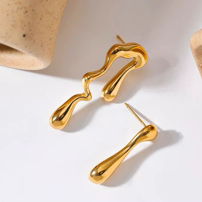 Jordyn Gold Waterdrop Stud Earrings