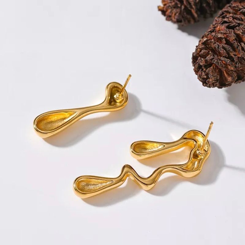Jordyn Gold Waterdrop Stud Earrings