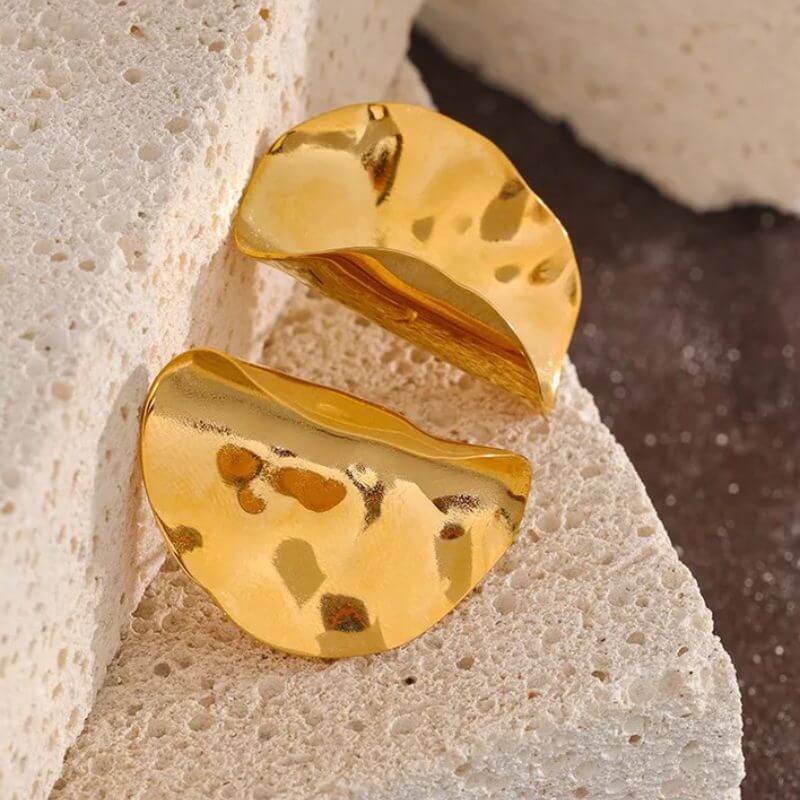 Amare 90's Vintage Folded Gold Earrings