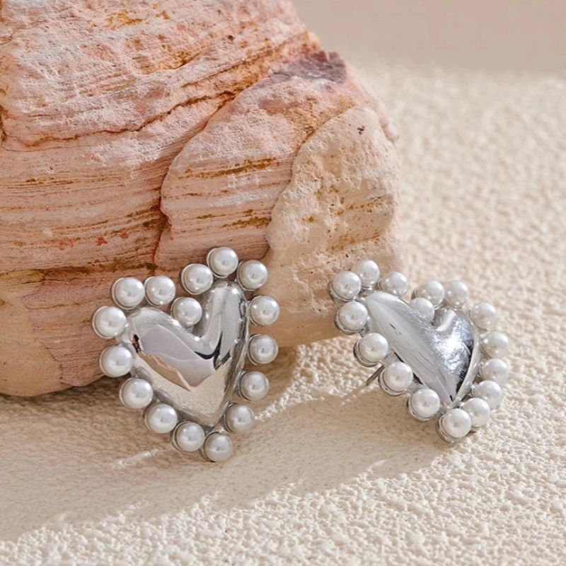 Pearl of Hearts Earrings