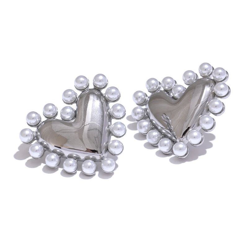 Pearl of Hearts Earrings