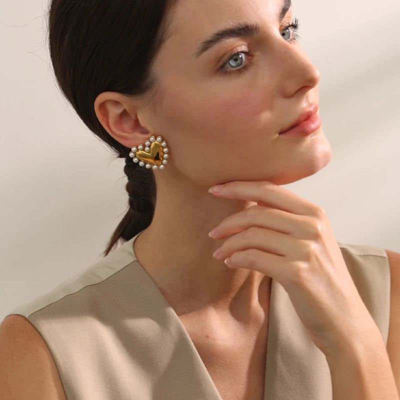 Pearl of Hearts Earrings